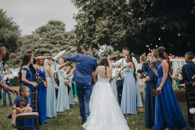Lazo, arras y padrinos: el significado real de las tradiciones de la boda mexicana