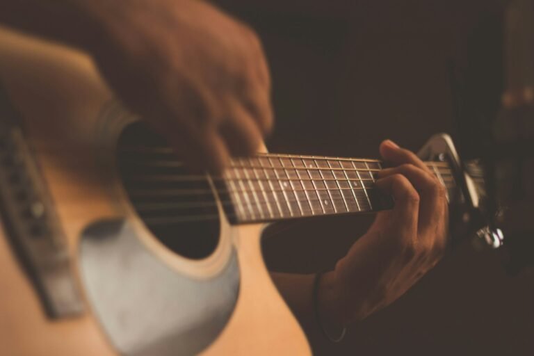 La música de tu ceremonia: guía por momentos (y 20 canciones que funcionan)